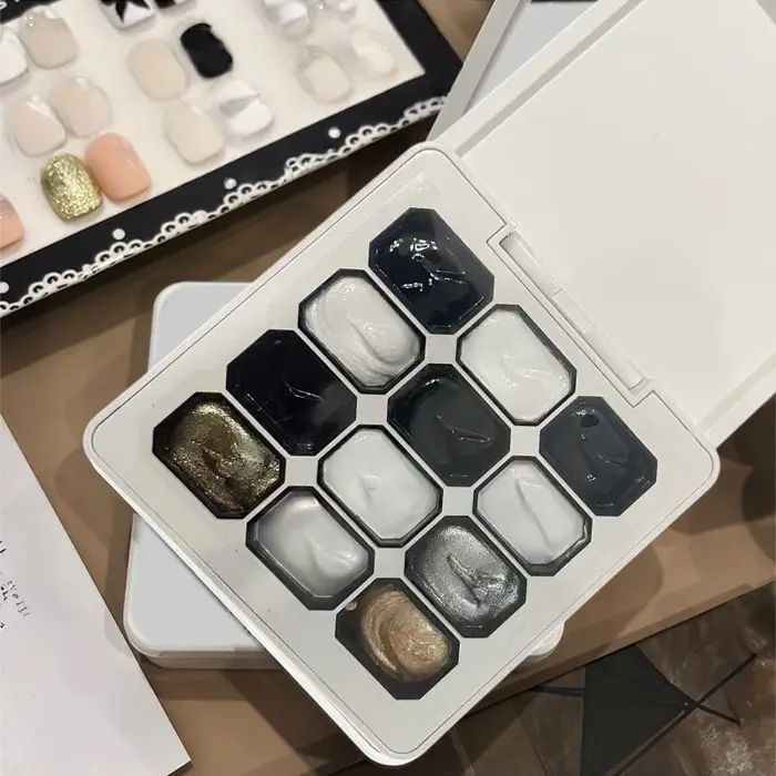 Nouveau vernis à ongles en gel solide 12 couleurs très populaire—Avec des teintes blanches, noires, dorées et argentées pour les manucures françaises—Longue tenue et