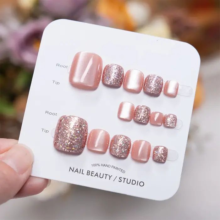 Faux ongles brillants avec paillettes