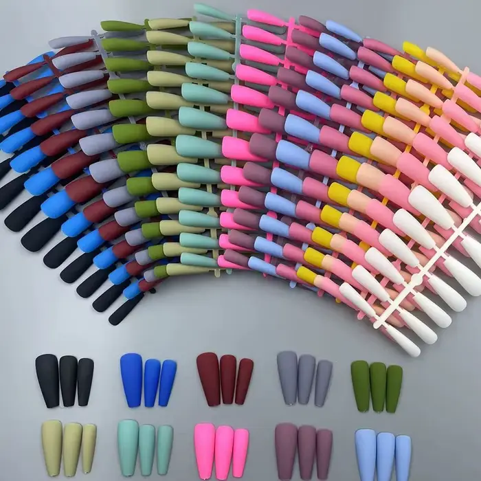 Faux ongles longs ballerine pour manucure