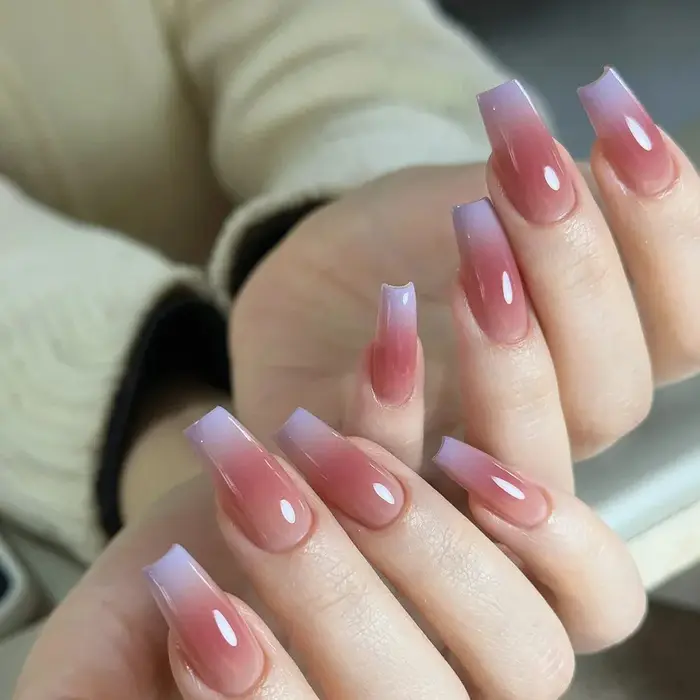 24 pièces/ensemble faux ongles mi-longs fleurs de dragon jaunes conception de plumes pour le printemps été pointes