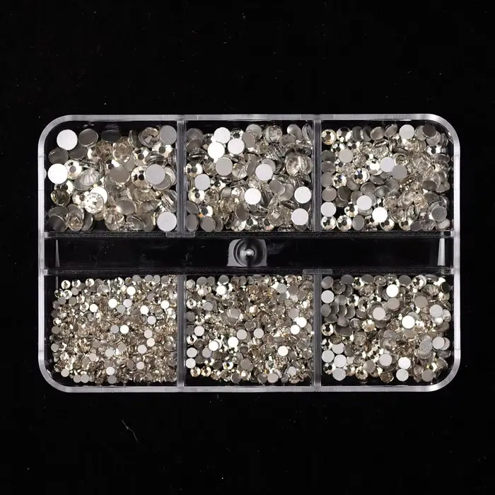Breloques pour ongles en cristal coloré à dos plat