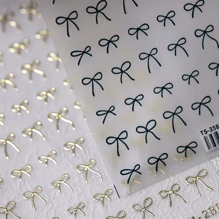 Autocollants 3D Adorables Dorés Argentés Blancs à Nœuds Papillon pour Ongles