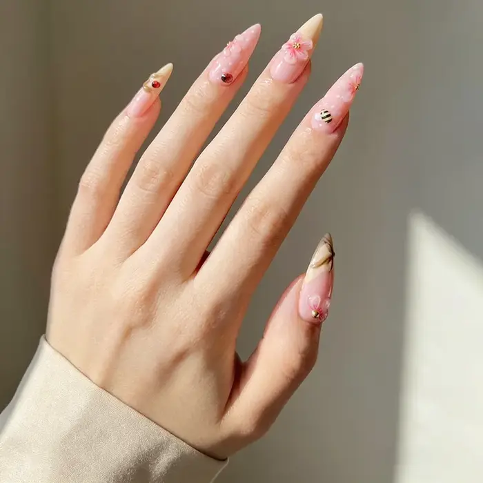24 faux ongles à presser motif fruits tropicaux et floraux