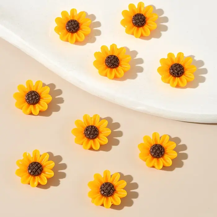 50 mini ornements floraux plats en forme de tournesol