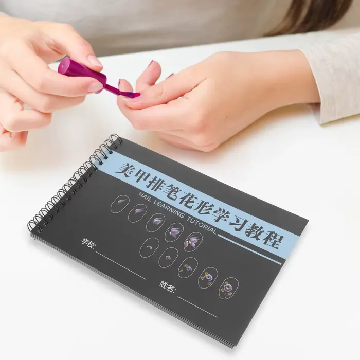 Cahier d'exercices de nail art avec modèles vierges pour débutants