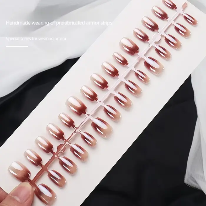 24 faux ongles courts marron œil de chat avec breloques pour filles