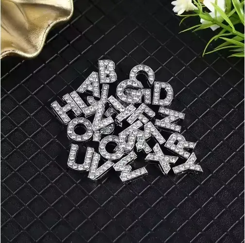 26 pièces/paquet Style européen et américain strass alliage lettre anglaise Nail Art décoration