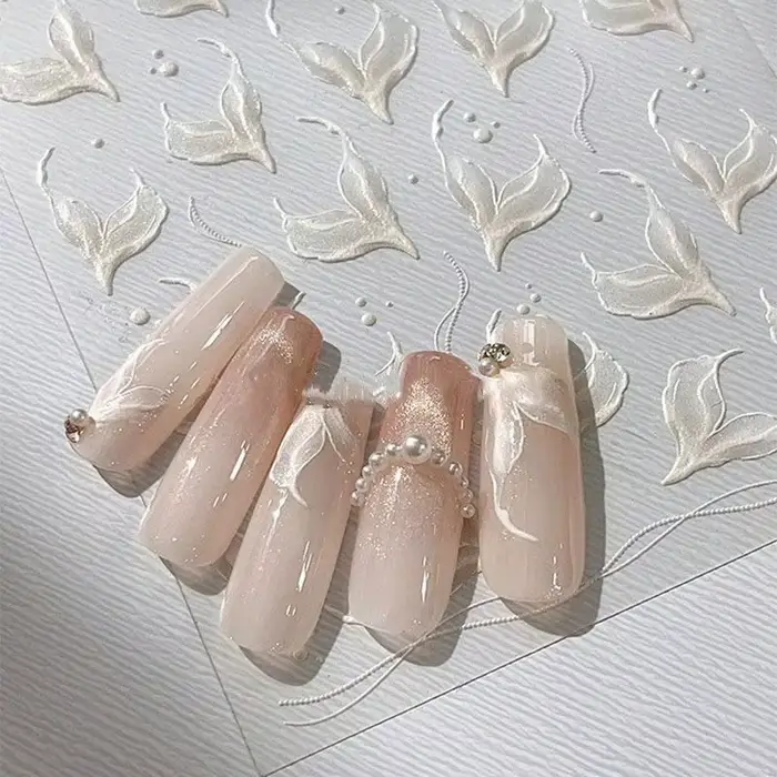 Autocollants pour ongles en queue de poisson blanche