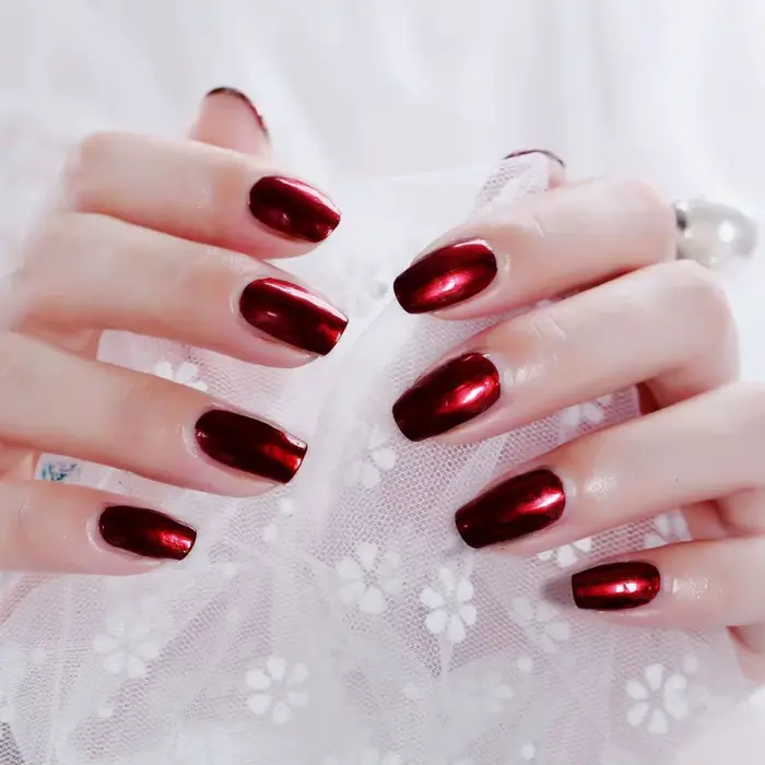 Vernis à ongles métallique effet miroir magique