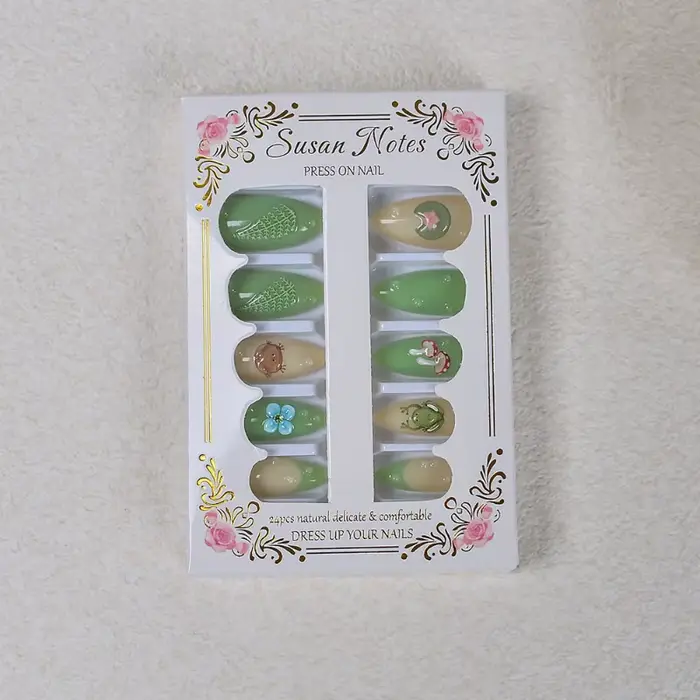 24 faux ongles à presser en amande