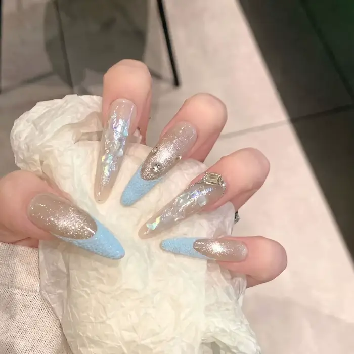 Presse sur les ongles 10 pièces violet fantaisie manucure française avec feuille irisée paillettes oeil de chat