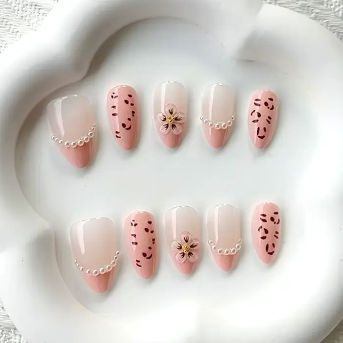 10 faux ongles courts en forme d'amande