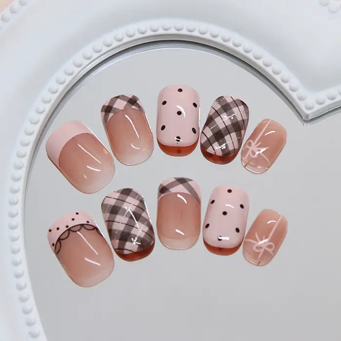 Faux ongles courts carrés Sweet Girls à presser