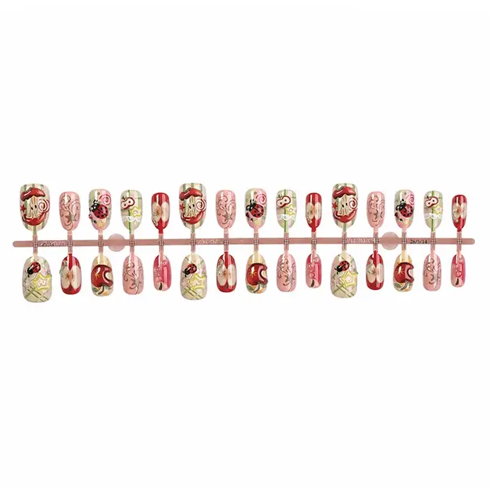 24 faux ongles courts ovales rouges et roses avec motifs 3D pomme