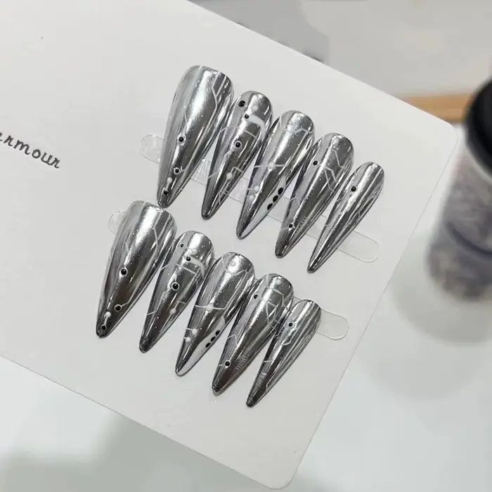 10 pièces Halloween faux ongles réutilisable longue pointe noir craquelé oeil de chat Style Punk argent