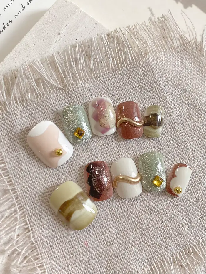 10 pièces de faux ongles courts