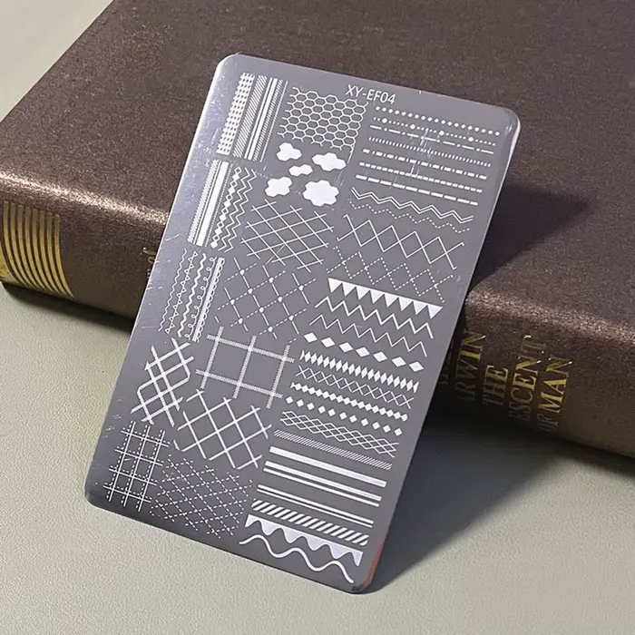 Modèle de manucure en plaque d'acier, imprimés durables avec textures claires, conception pour mère,