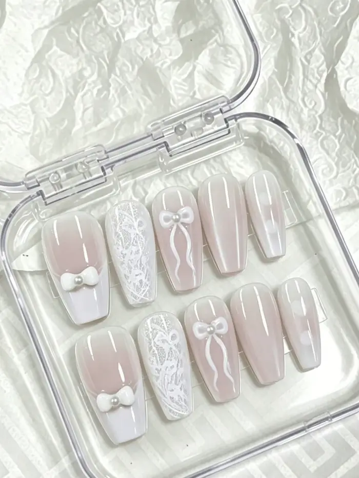 10 faux ongles de longueur moyenne
