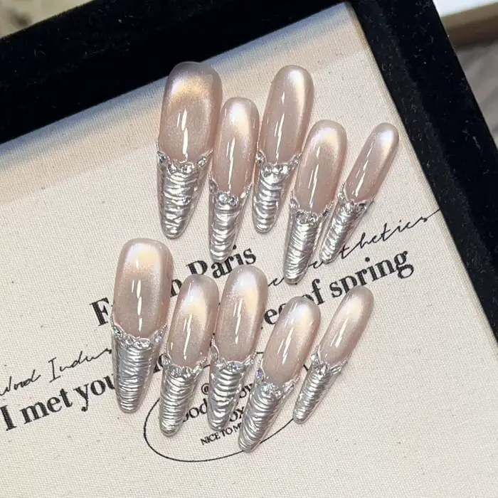 Faux ongles à pression œil de chat marron
