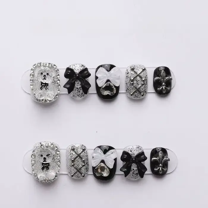 Faux ongles à porter en dentelle transparente
