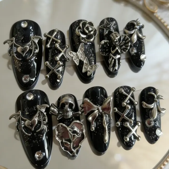 10 faux ongles en forme d'amande pressés à la main