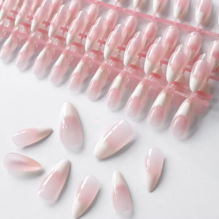 120 pièces nu rose dégradé presse sur ongles Ultra-tendre amande Gel faux ongles Simple couverture c