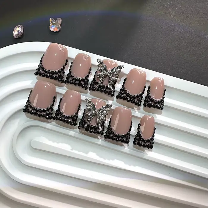 10 pièces haut de gamme style doux et cool, papillon tridimensionnel peint à la main, faux ongles sc
