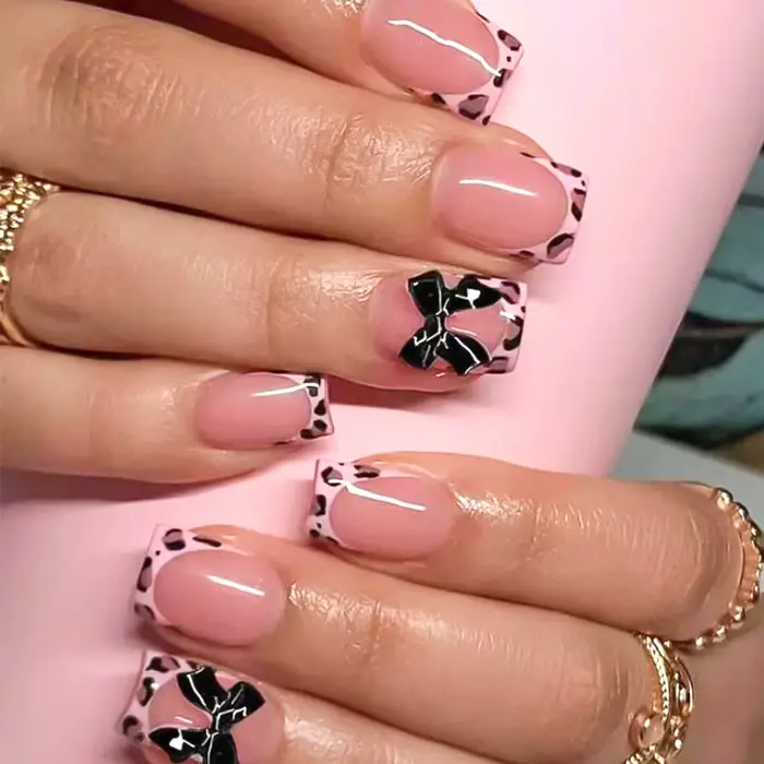 24 faux ongles courts carrés à imprimé léopard rose
