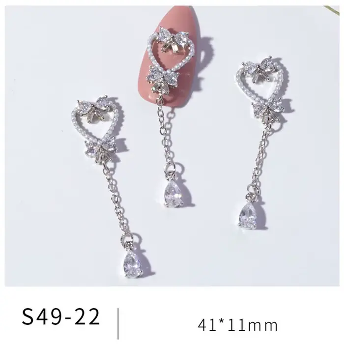 Accessoires de manucure en forme de cœur et de papillon, décorations pour Nail Art, bijoux en Zircon, pendentif en alliage, chaîne, nœud, strass pour ongles