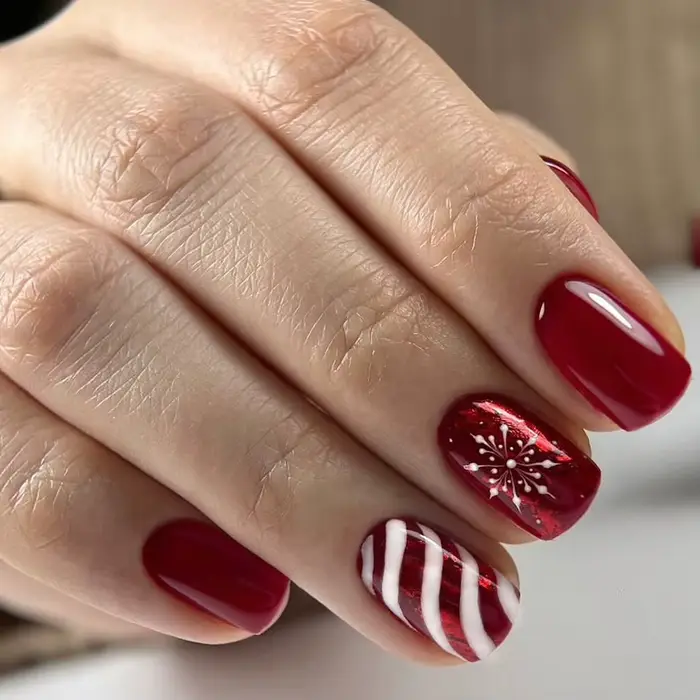 Faux ongles rouge brillant de style japonais coréen pour femme