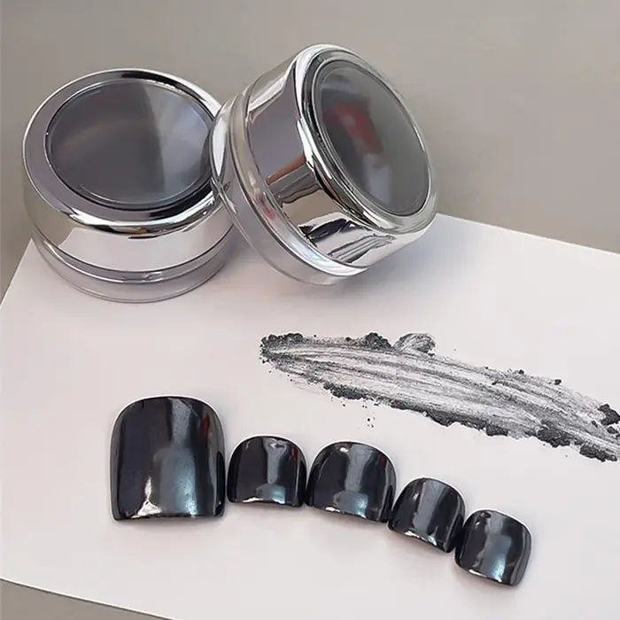 Poudre à ongles chromée noire brillante