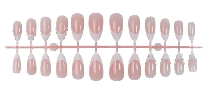24 faux ongles longs et pointus
