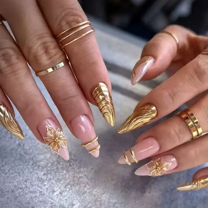 24 pièces de luxe or 3D presse florale sur les ongles amande vague métallique faux