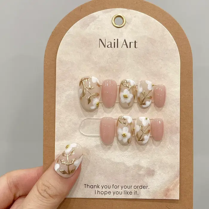 Faux ongles courts et ronds faits à la main pour femmes, patchs à fleurs blanches, rose brillant, rose nude doux, portable, N64.