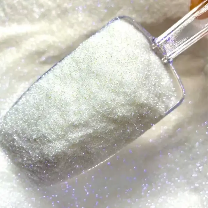 Poudre irisée blanche pour ongles