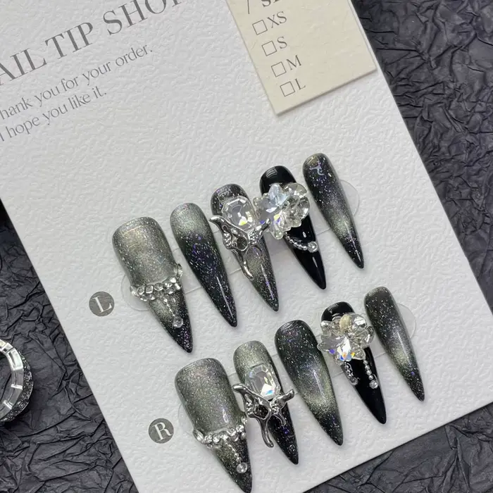 Presse faite à la main sur les ongles noir argent longue tête pointue faux