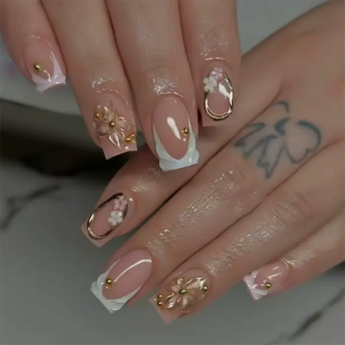 24 pièces français bleu faux ongles Art avec mode fleur Design court carré