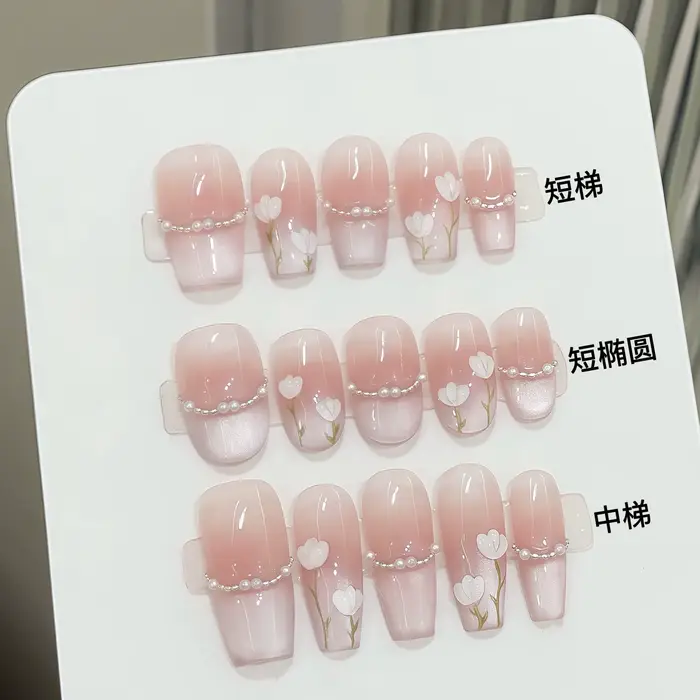 Patchs pour faux ongles tulipe peints à la main