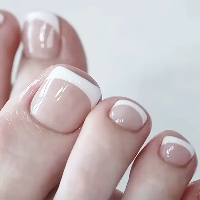 24 faux ongles de pieds carrés français couleur nude naturelle