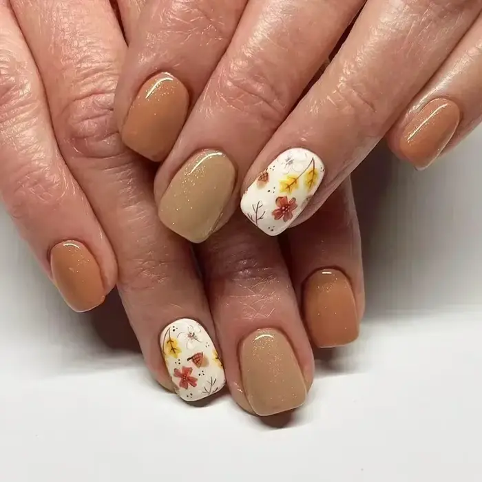 Faux ongles carrés courts en forme de fleur ambre