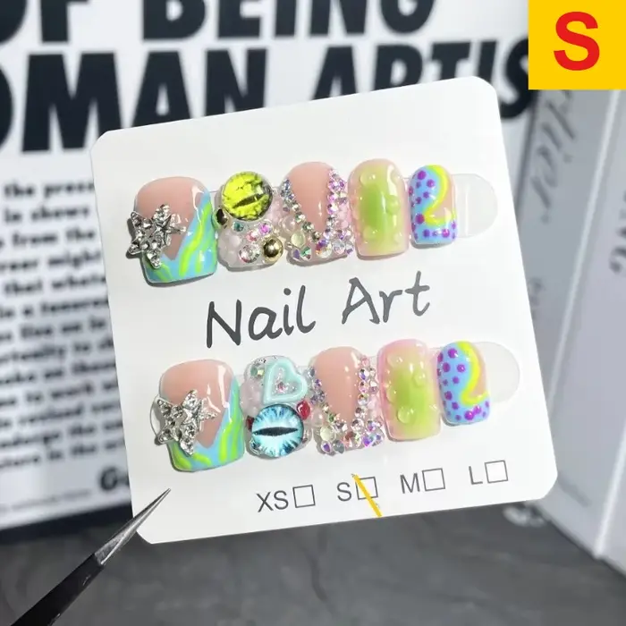 Faux ongles français courts en forme de bec de canard