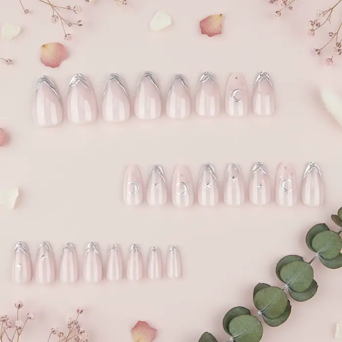 24 faux ongles 3D étoiles et lunes