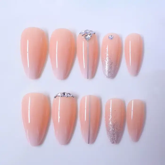 24 faux ongles longs en forme d'amande
