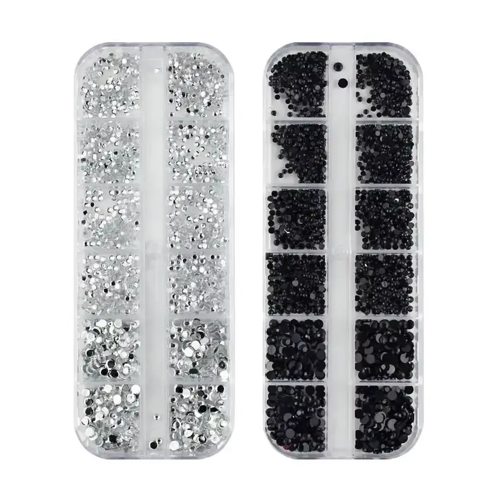 2 boîtes de strass pour Nail Art