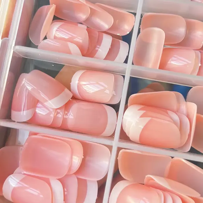 120 pièces noël nu rose français faux ongles court forme ovale couverture complète