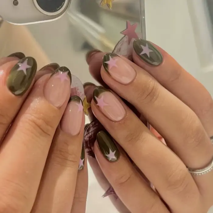 Faux ongles avec finition brillante, Camouflage de forêt tropicale, avec pointes d'étoile à cinq bra