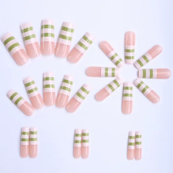 24 faux ongles longs carrés