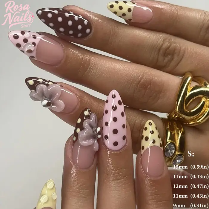 Faux ongles à pois à pression