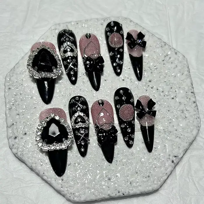 10 pièces Y2K Gyaru Kei noir rose longue pointe à la main presse sur les ongles Jirai arc amour diam