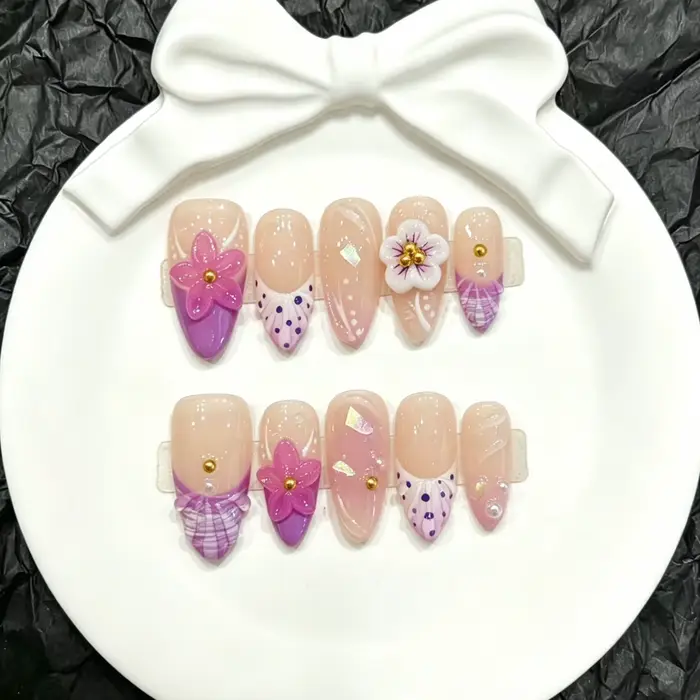 10 faux ongles à presser moyens en forme d'amande, rose doux, motif floral violet, ongles français p